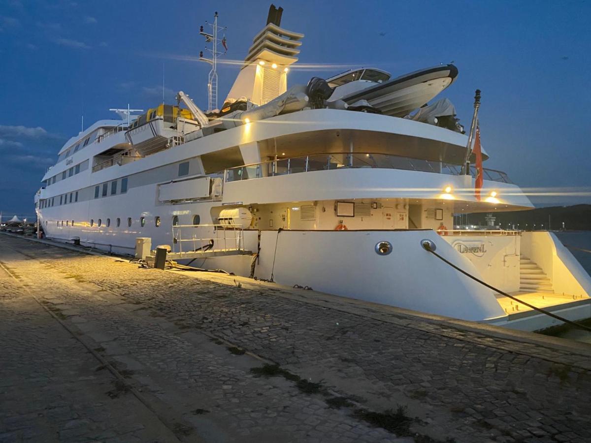 Мarelis Luxe Port Apartment Varna Exterior foto